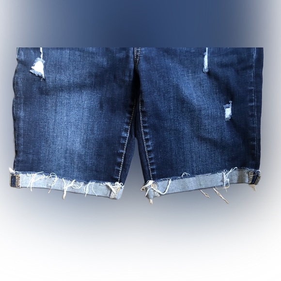 Like New KanCan Jean Shorts - Picture 2 of 8